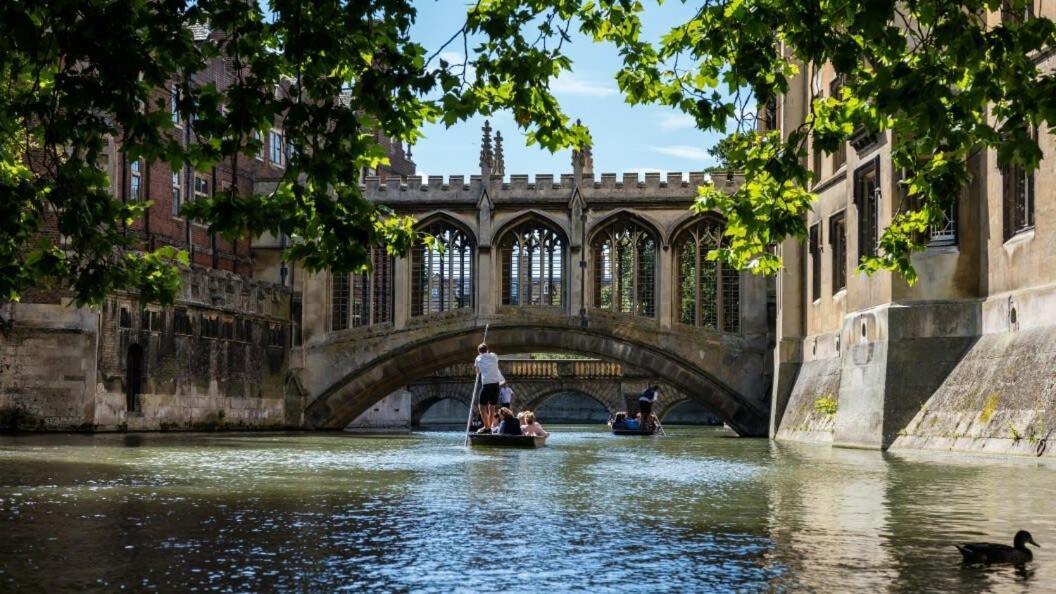 Spacious 3 Bedroom Flat In Heart Of City Centre Cambridge  Buitenkant foto